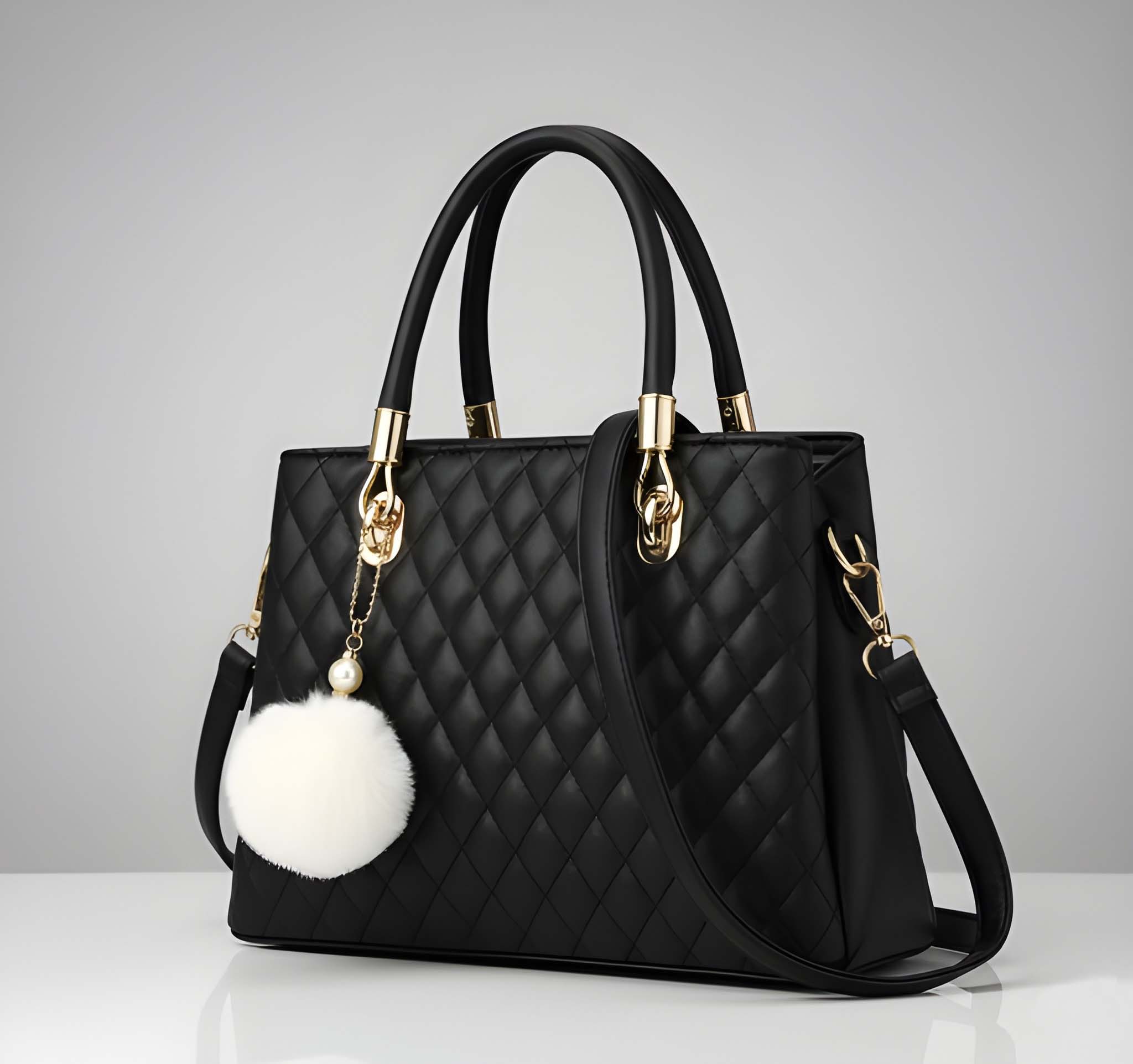 Women's Diamond-Quilted Tote in Black